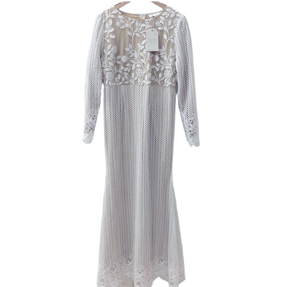 Elegant White Lace Dress